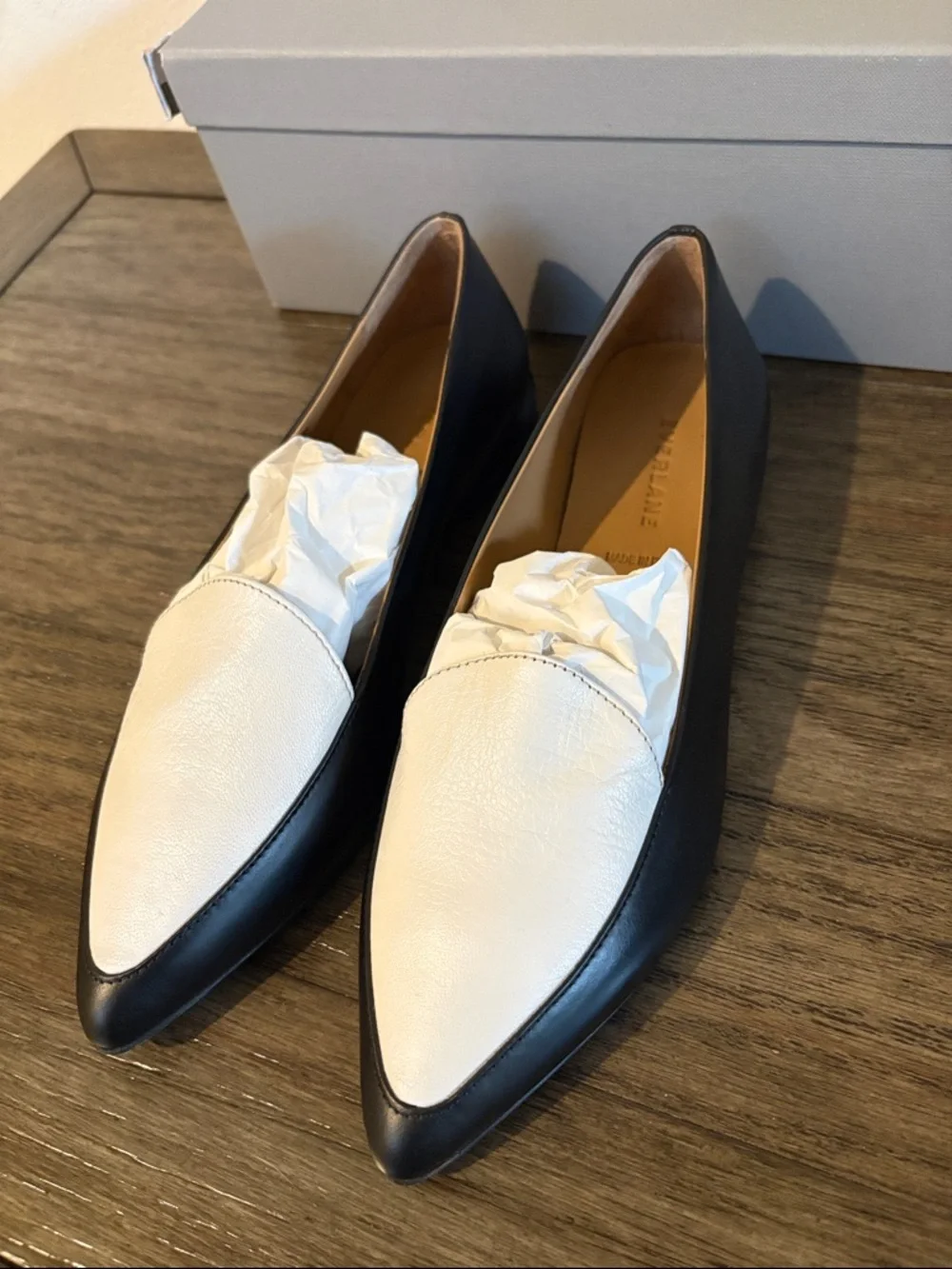 NIB [Everlane] Pointed Toe Italian Leather Black/White Flats Women’s 8.5 - Picture 10 of 15